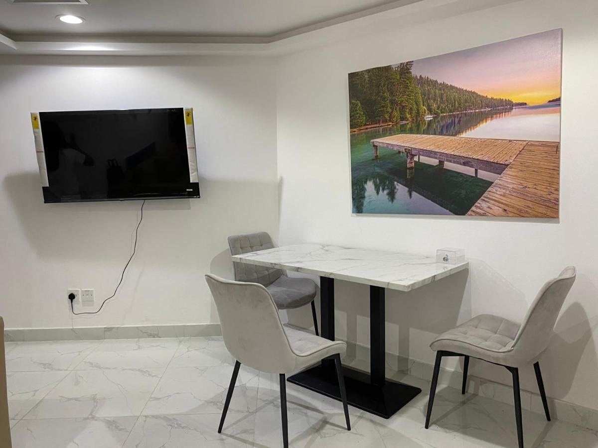 Yoi Pod Hostel - Deira Дубай Екстериор снимка
