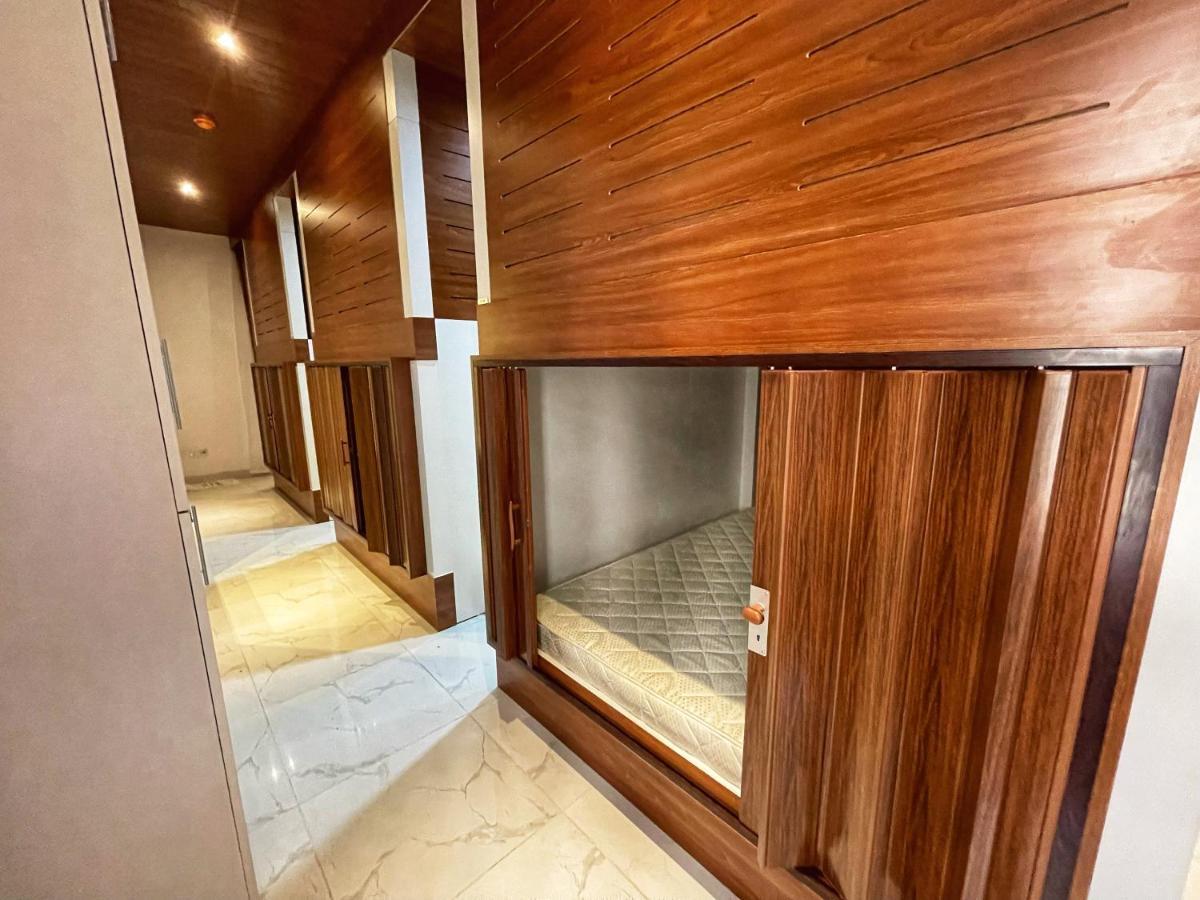 Yoi Pod Hostel - Deira Дубай Екстериор снимка