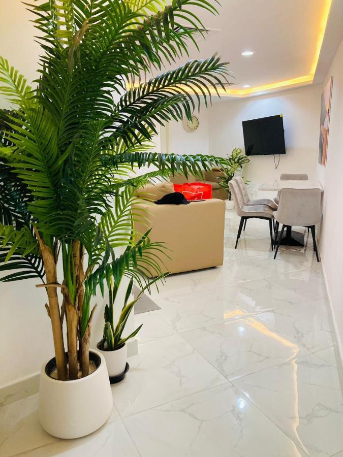 Yoi Pod Hostel - Deira Дубай Екстериор снимка