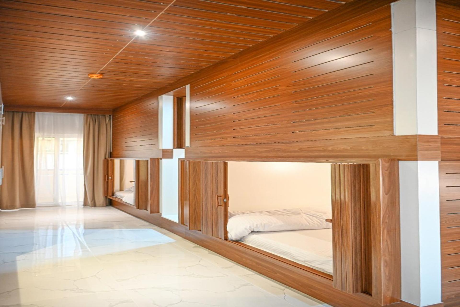 Yoi Pod Hostel - Deira Дубай Екстериор снимка