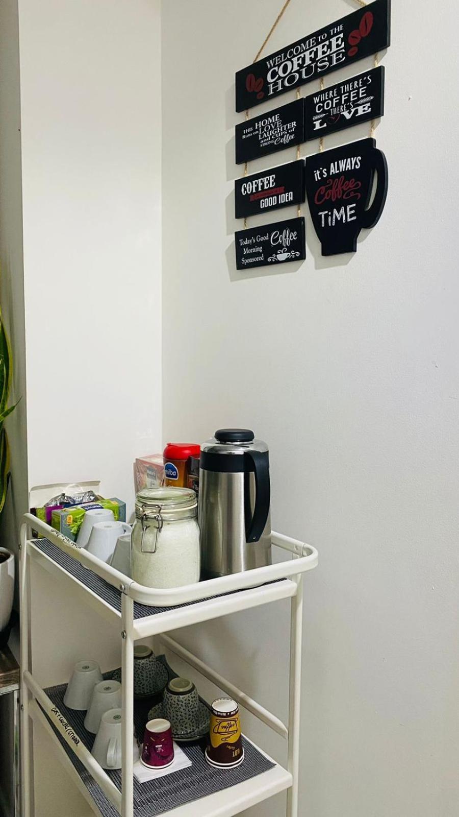 Yoi Pod Hostel - Deira Дубай Екстериор снимка