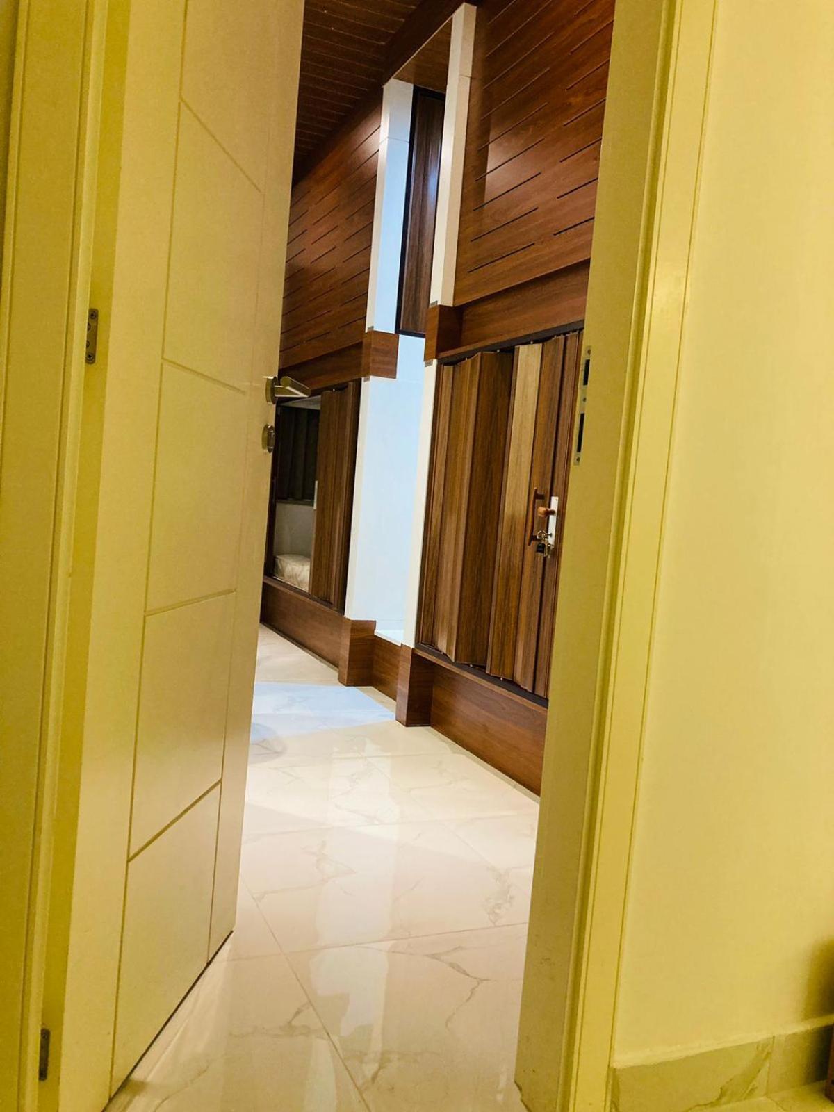 Yoi Pod Hostel - Deira Дубай Екстериор снимка